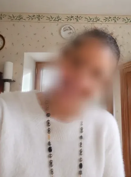 Alena, 37