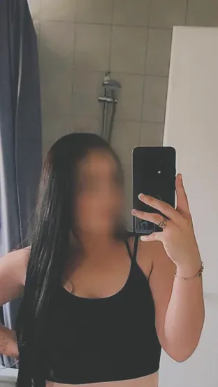Carina, 28