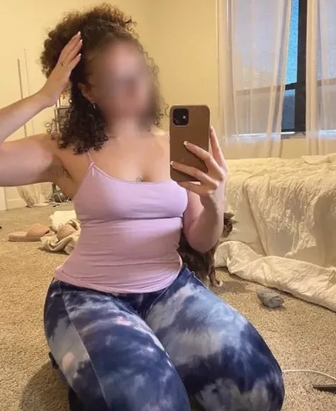 Melina, 32