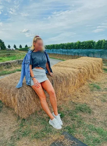 Yvonne, 38